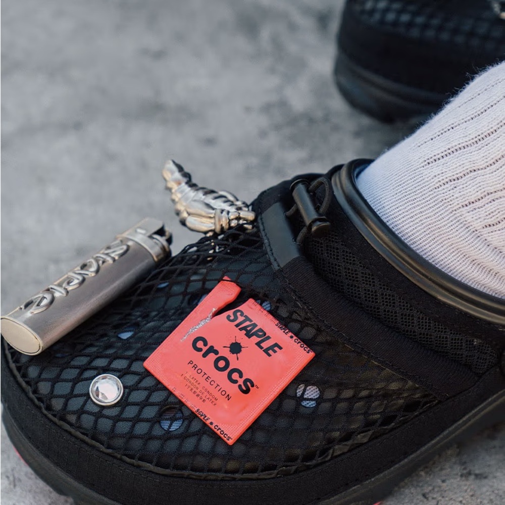 COPY - Crocs x STAPLE All-Terrain Clog Homing Pigeon, 6M, 8W black never worn, …